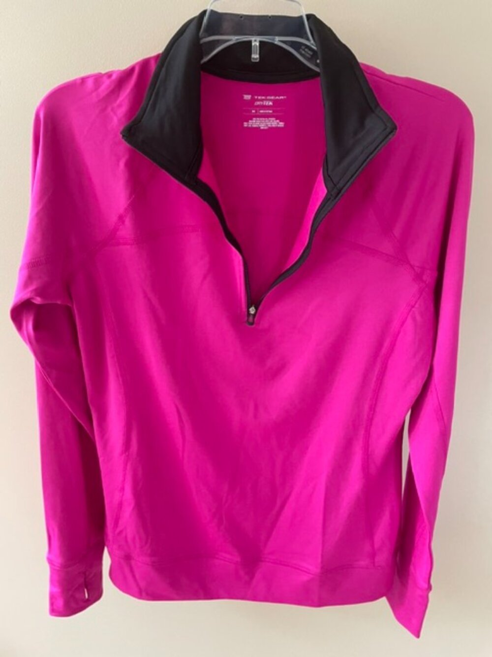Women's Tek Gear Light weight 1/4 zip warm up jacket in size medium